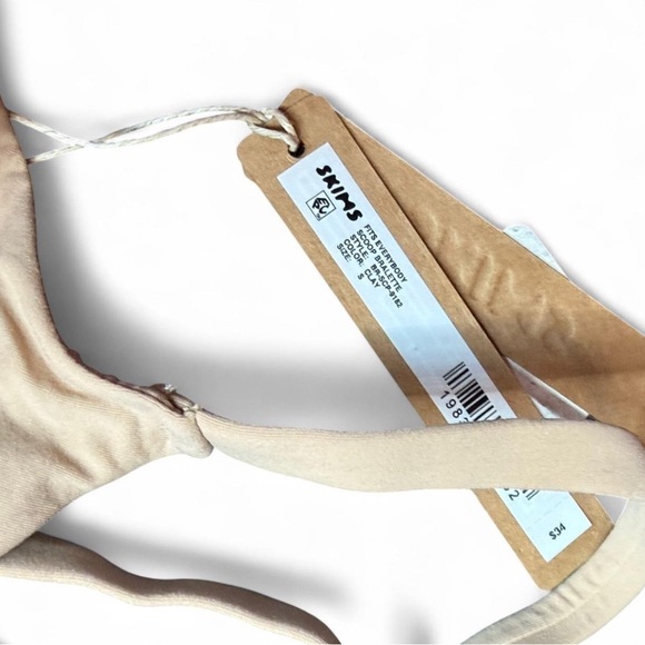 SKIMS FITS EVERYBODY SCOOP
BRALETTE - Picture 4 of 4